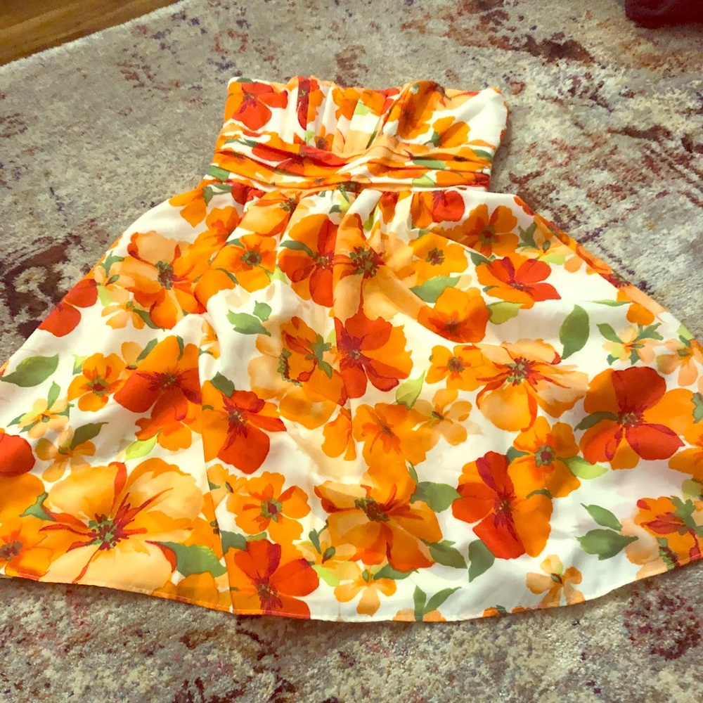 Floral strapless dress